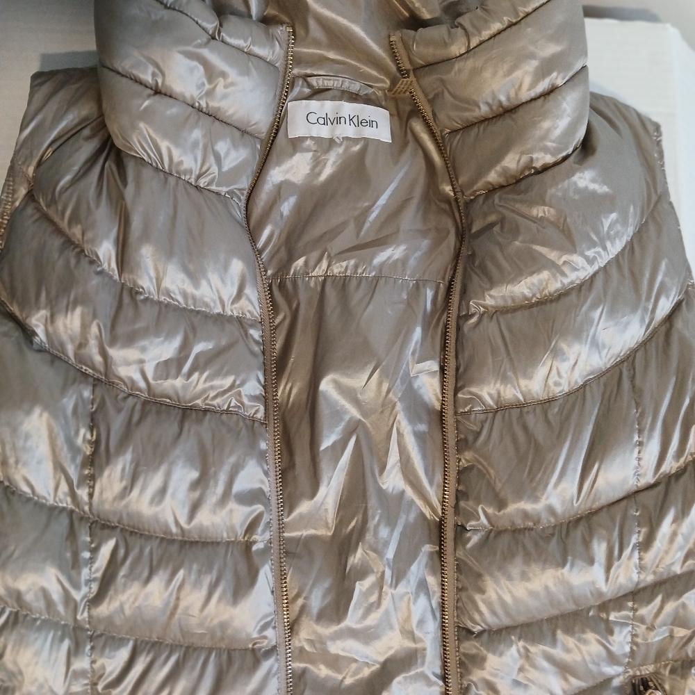 Women's Calvin Klein Quilted Puffer Vest - Silver